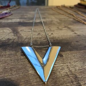 SILVER V NECKLACE
